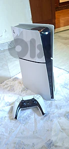 PS5 Slim (Disc Edition) in Excellent Condition /With or Without Games)