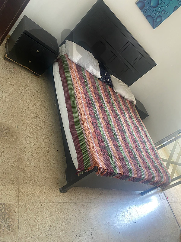 تخت مزوج مع ٢ كومندين bed double
