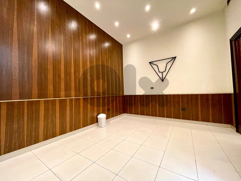 RAO26-5166 Office 60 m² for Rent – Downtown Beirut
