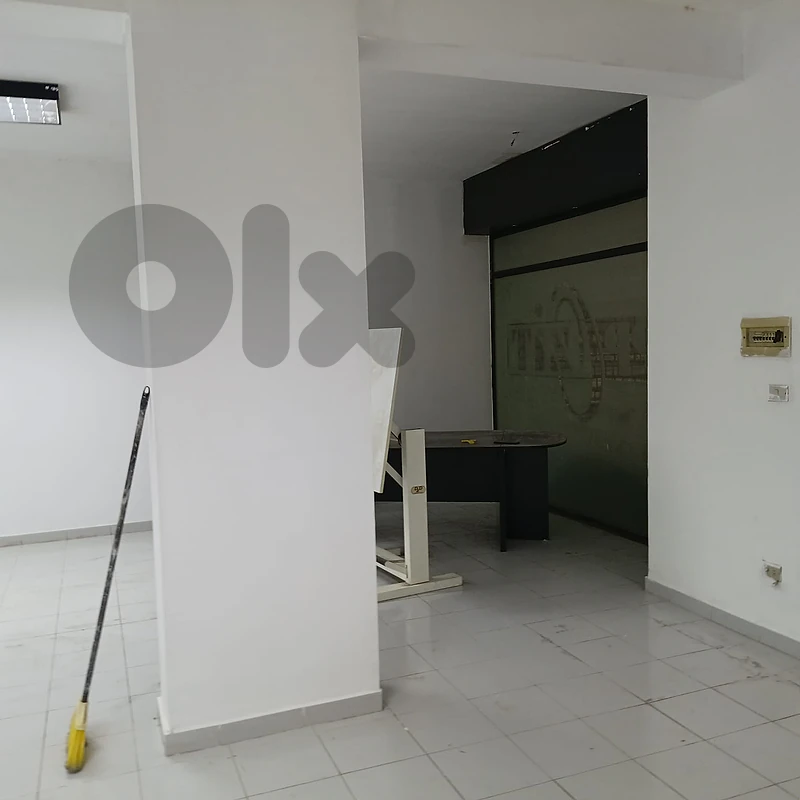 Commercial Shop/Office for Sale in Mansourieh-Mkalles | 85 m² | Parkin