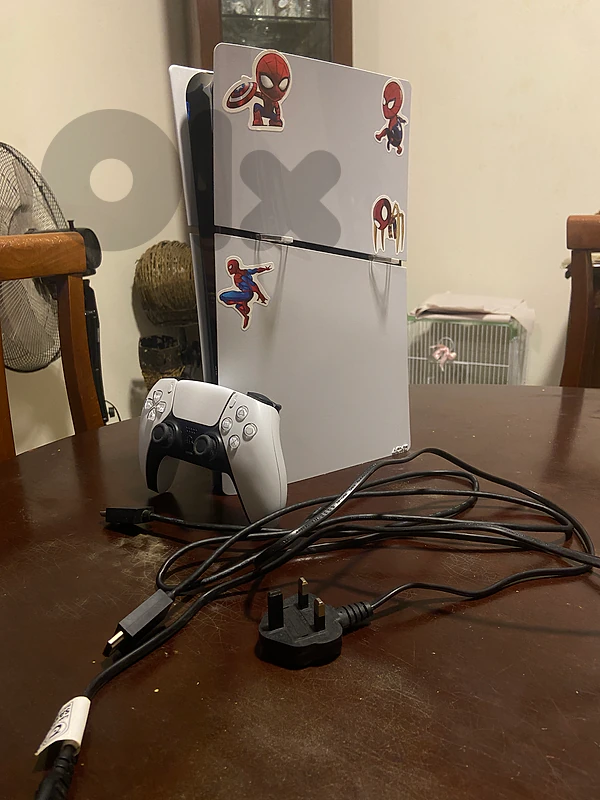 ps5 slim 1tb digital used for 3 month super clean with original klshi