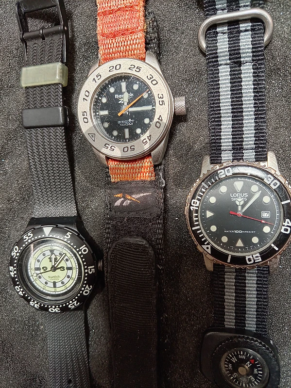 3 rare vintage Diver watches in excellent condition for 100$