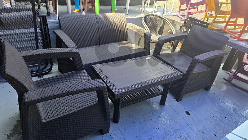 طقم عضم مع طاولة  set outdoor