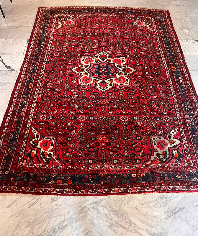 Authentic Antique Persian Carpet – Timeless Elegance with Vibrant Char