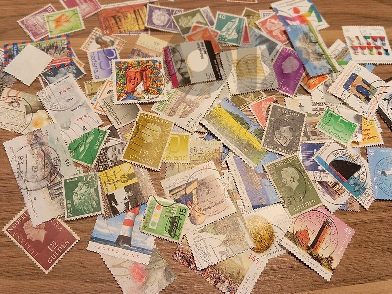 110 stamps from UK, ١١٠ طوابع من بريطانيا، اليابان، ألمانيا الغربية