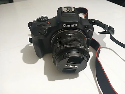 Selling R100 Cannon Camera