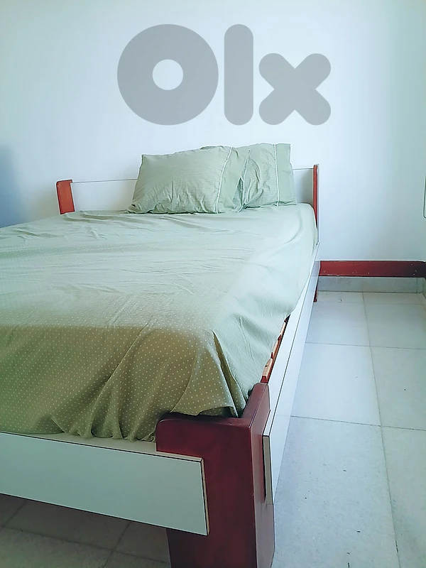 bed (lit double] still in good condition