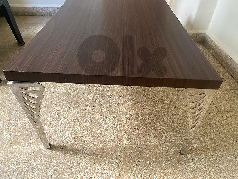 طاولة نص