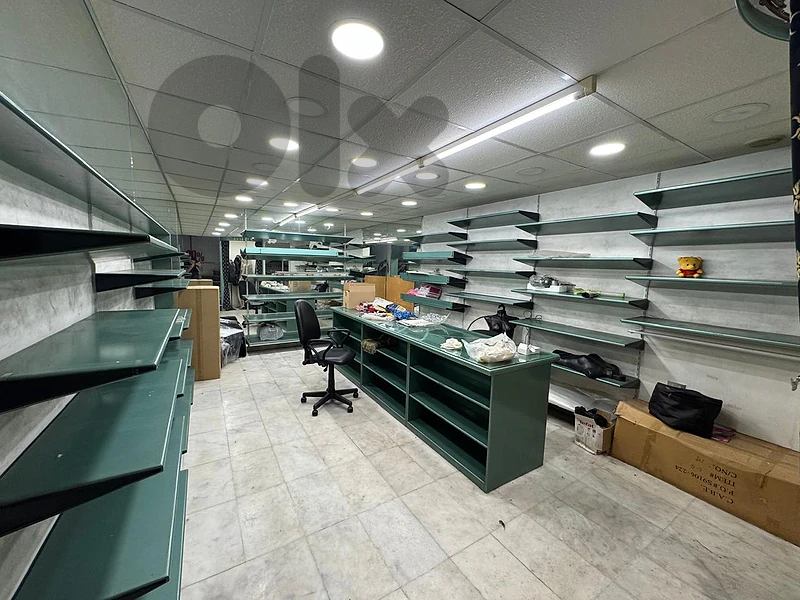 Shop for Sale in Hamraمحل تجاري للبيع في الحمرا