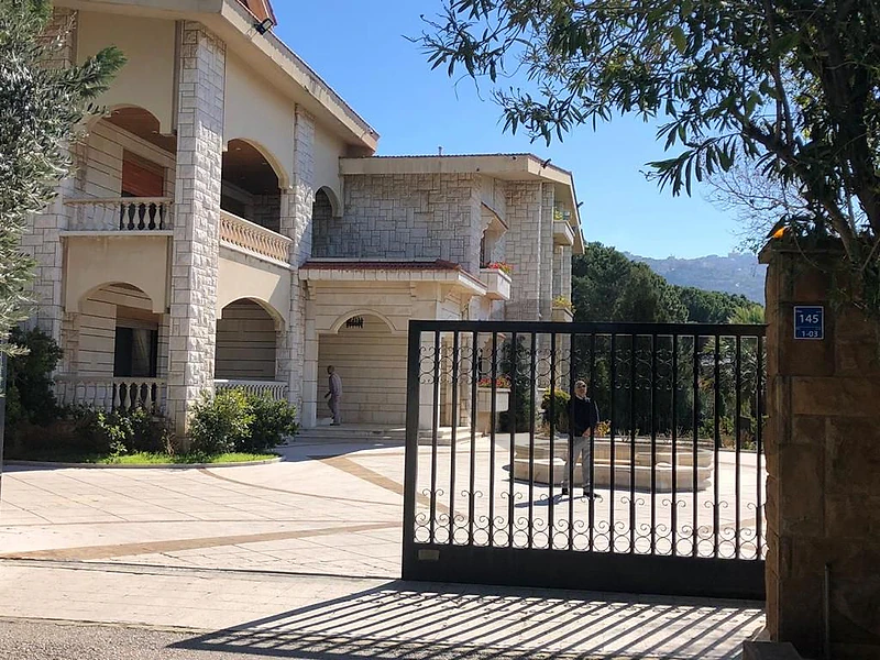 castle for sale in aaraiya baabda