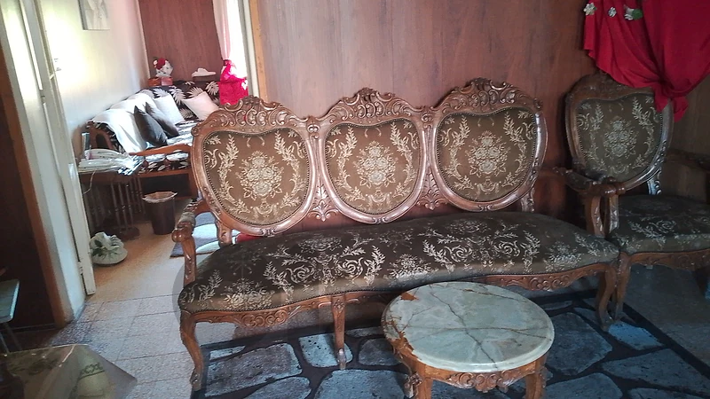 Hand-Carved Wooden Salon صالون خشب محفور يدويًا مع 3 طاولات أونكس