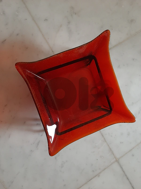 Jatte aw Vase ma3 stand جاط زجاج محجر ملون مع ستاند.