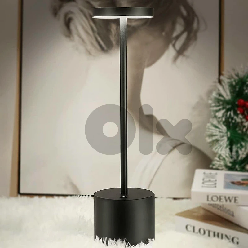 Modern Aluminum Table Lamp – Cordless Design with Dimmable Lighting