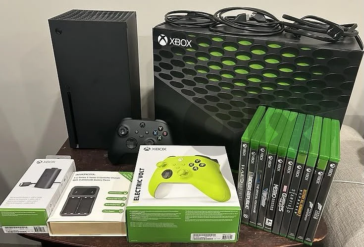 xbox series x with accessories