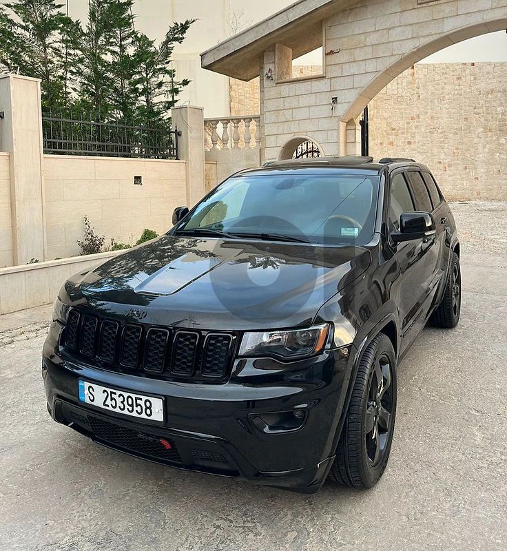 Grand cherokee 5.7L special car