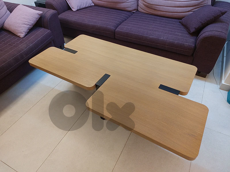 Modern Wooden Coffee Table – Good Condition – Minor Repair Needed