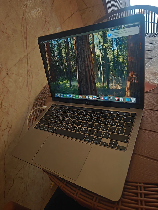 macbook pro M2