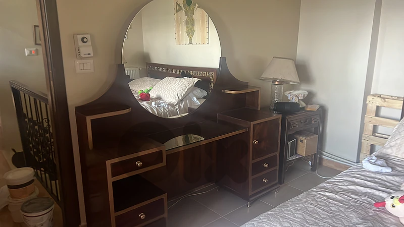 bedroom table