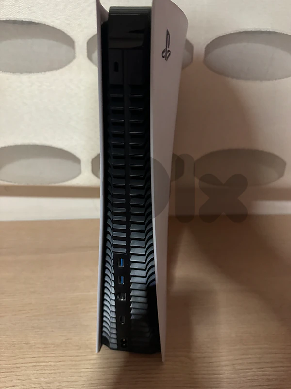 ps5 fat 1tb with all cables and 1 controller