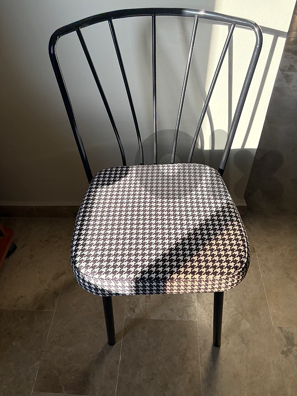 2 metal chairs