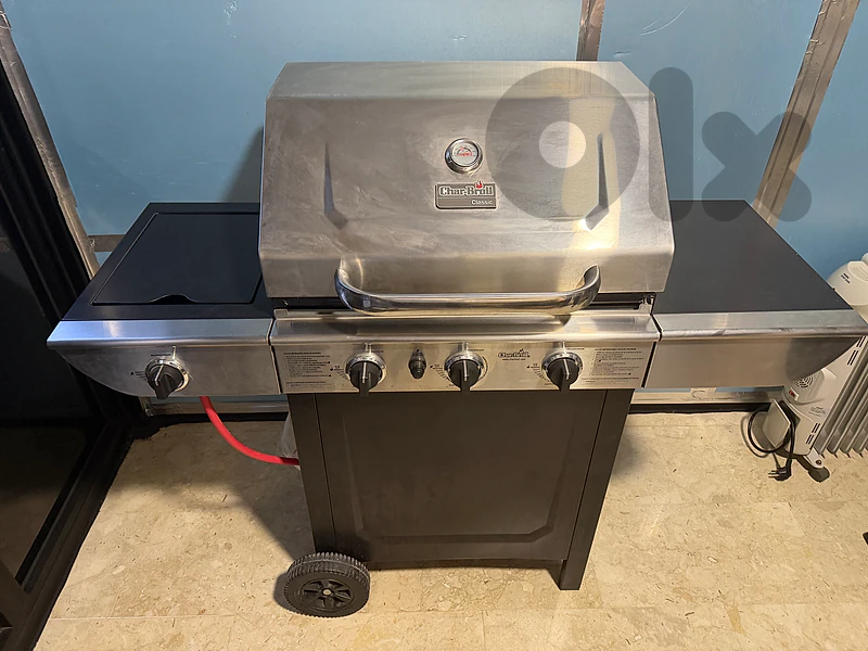 Char-Broil Classic 3-Burner Gas BBQ + Side Burner-Excellent Condition