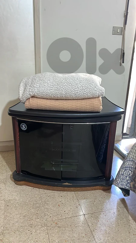TV TABLE
