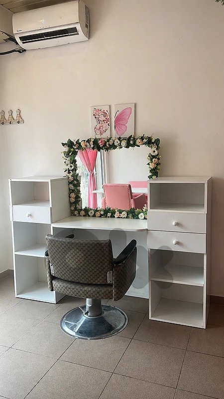bedroom table