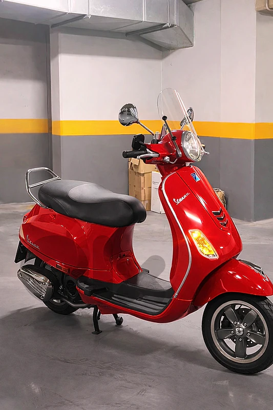 Vespa 2022 VXL  – 150cc (Red) 7500 KM ONLY Company ANB warranty