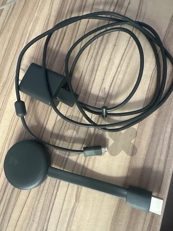 2 Google chromecasts
