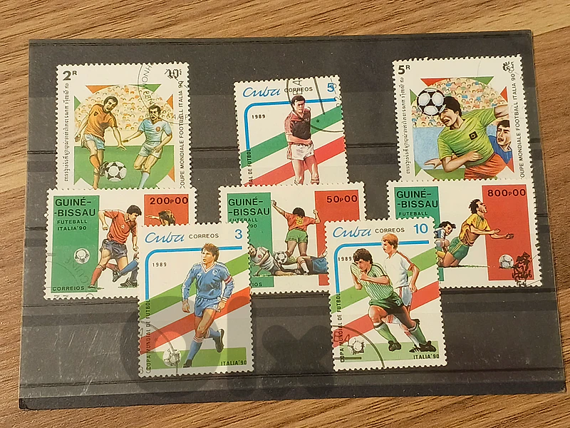 8 world cup  Italy stamps  ٨ طوابع بريدية لكأس العالم ١٩٩٠ في إيطاليا