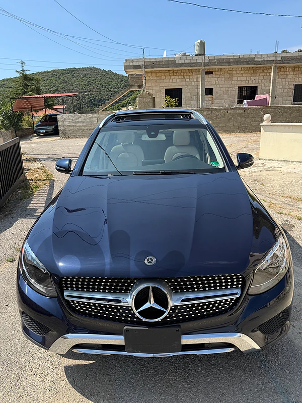 GLC 300 2018 ! 4matic ! Clean Carfax ! Low Mileage ! New Arrival ! GLC 300 2018 ! 4matic ! Clean Carfax ! Low Mileage ! New Arrival !