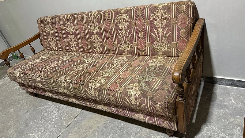 Couch/ Sofa Couch/ Sofa