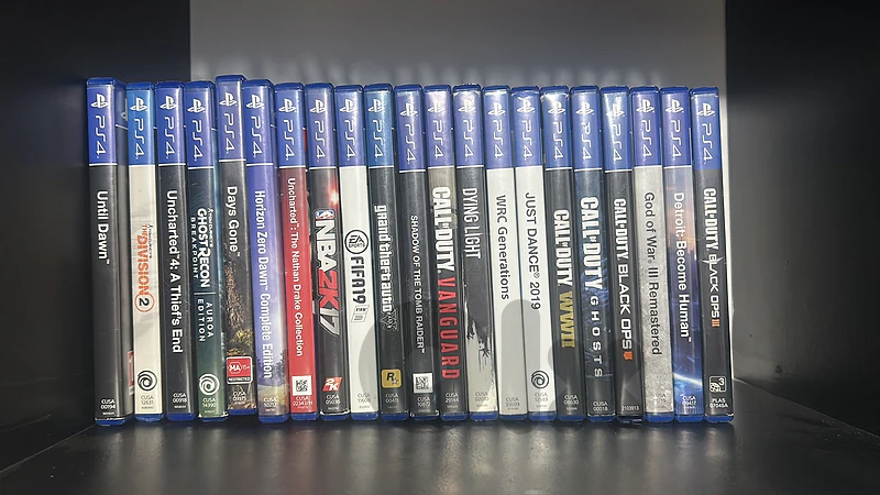 Playstation 4 With PS4 cds and Original Camera Playstation 4 With PS4 cds and Original Camera