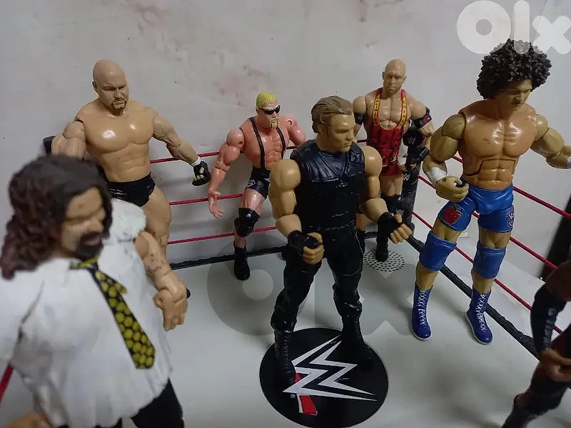 WWE WWF WCW wrestling figurines  check description