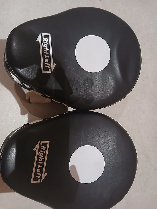 Right-Left Boxing Focus Mitts / Punching Pads