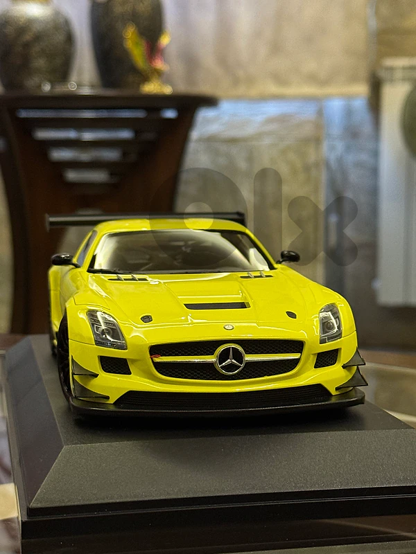 1:18 diecast Mercedes SLS AMG Minichamps