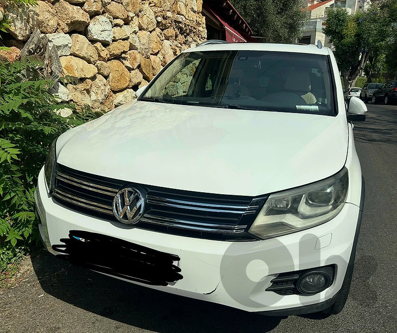 Volkswagen Tiguan Limited 2012