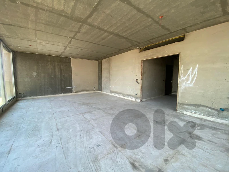 Apartment for Sale in Hamraشقة للبيع في الحمرا