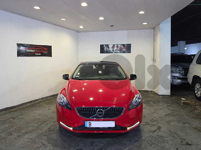 2017 Volvo V40 T3 2.0T Company Source & Maintenance Like New!