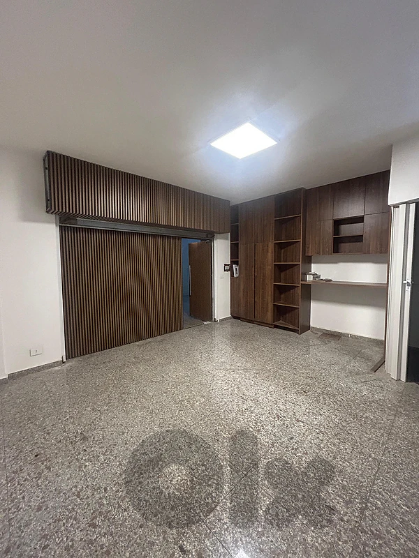 Shop for sale in Zouk Mosbehمتجر  للبيع في زوق مصبح