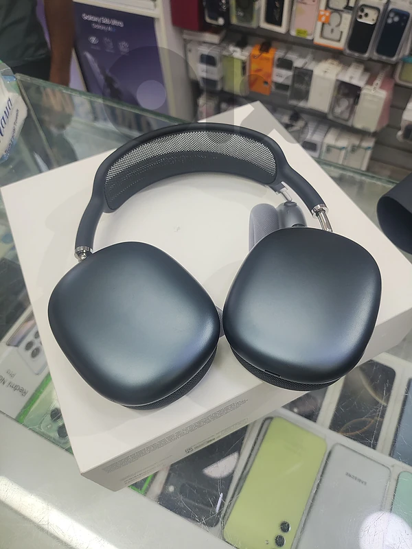 Apple airpods max 2 used