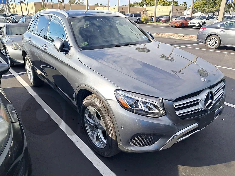 GLC 300 4matic 2018 clean carfax  360 degrees cameras