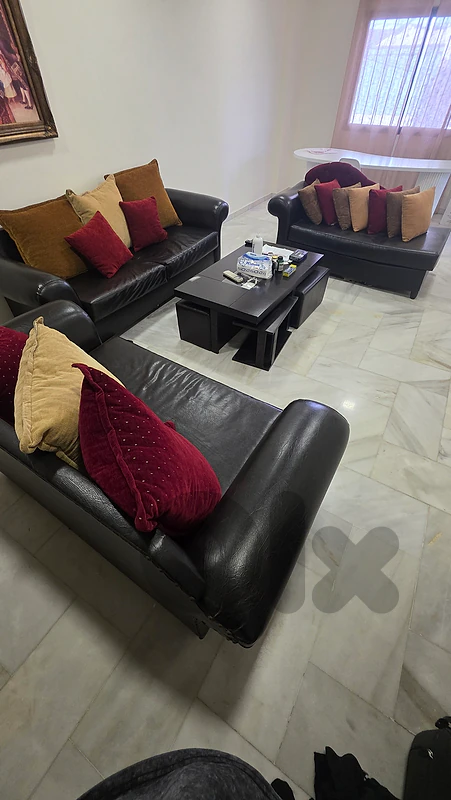 Used living room 3 sofas + table