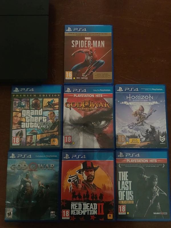 PS4, 7 game bundle