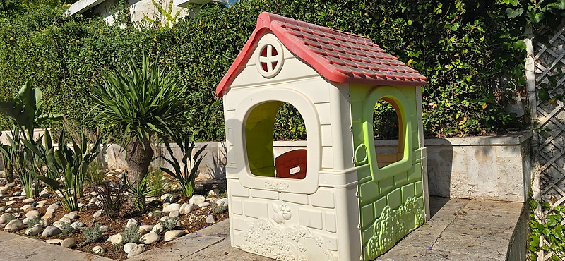 FEBER HOUSE