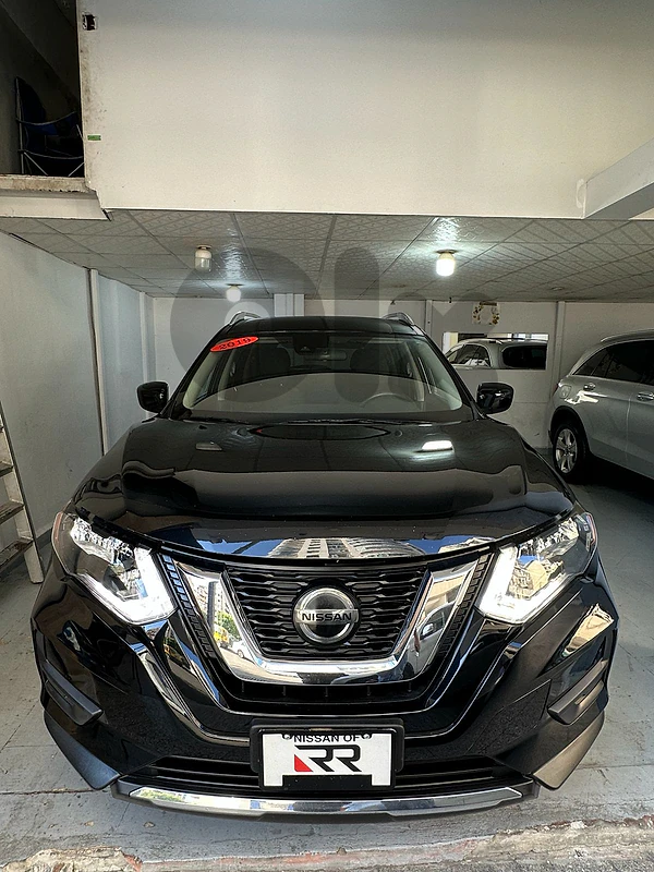 Nissan Rogue 2019 4x4 full black extra clean