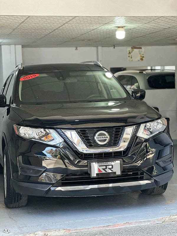 Nissan Rogue 2019 4x4 full black extra clean اجنبي بعدو واصل