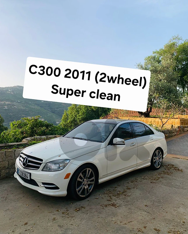Mercedes-Benz C-Class 2011 c300 (2 wheel)سيارة بيت ما ناقصها شي