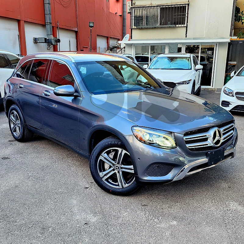 MERCEDES-BENZ GLC 300 4MATIC LUXURY EDITION 2017 MINT CONDITION