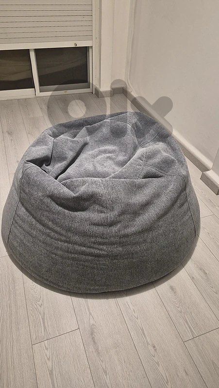 2 bean bag chairs